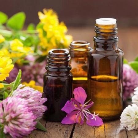 Có Nên Dùng Tinh Dầu Thiên Nhiên Để Kích Mọc Tóc?