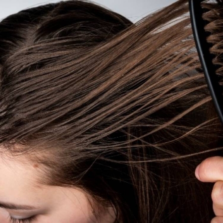 Tóc dầu: Nguyên nhân và giải pháp chăm sóc hiệu quả